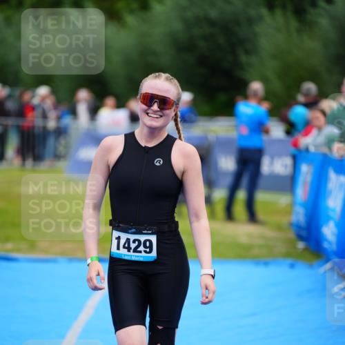30.08.2026 - Elbe Triathlon Hamburg LAZAROV Photography http://msf.ph/oto/10065549 30.08.2026 12:14:23 Ziel 1429 meine-sportfotos.de