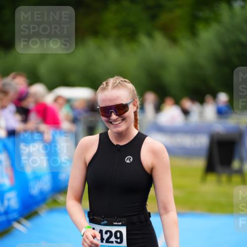 30.08.2026 - Elbe Triathlon Hamburg LAZAROV Photography http://msf.ph/oto/10065553 30.08.2026 12:14:23 Ziel 1429 meine-sportfotos.de