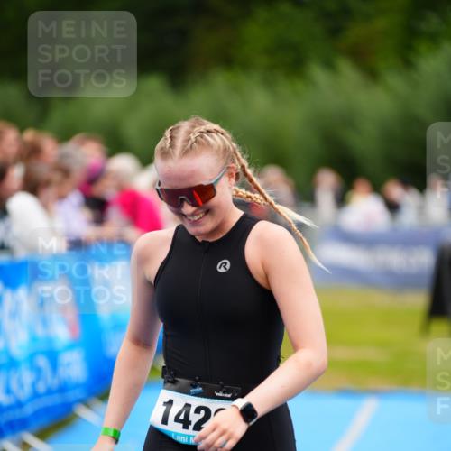 30.08.2026 - Elbe Triathlon Hamburg LAZAROV Photography http://msf.ph/oto/10065555 30.08.2026 12:14:24 Ziel 1429 meine-sportfotos.de