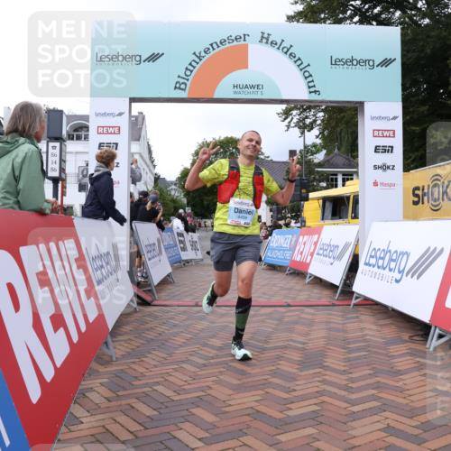 30.08.2026 - Blankeneser Heldenlauf Lena Gebhardt http://msf.ph/oto/10065562 30.08.2026 12:52:33 Ziel 4101, 4181, 4326, 4327, 4409 meine-sportfotos.de