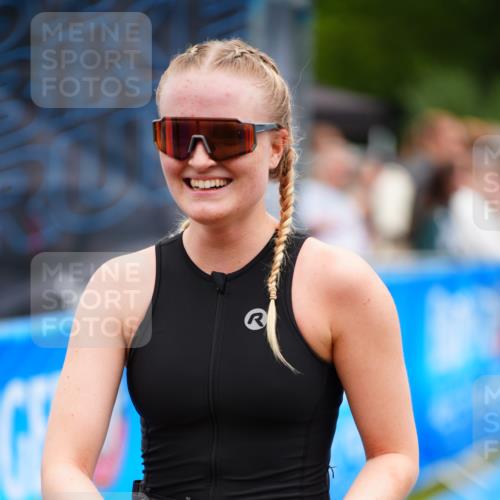 30.08.2026 - Elbe Triathlon Hamburg LAZAROV Photography http://msf.ph/oto/10065563 30.08.2026 12:14:25 Ziel 1429 meine-sportfotos.de