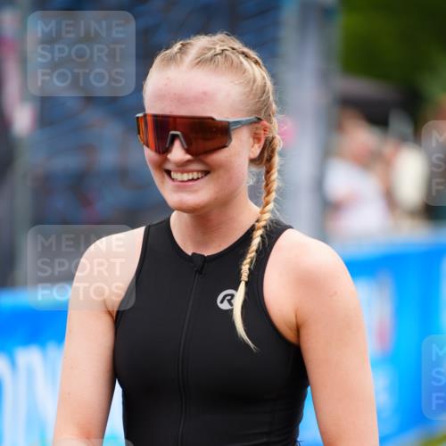 30.08.2026 - Elbe Triathlon Hamburg LAZAROV Photography http://msf.ph/oto/10065564 30.08.2026 12:14:25 Ziel 1429 meine-sportfotos.de