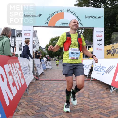 30.08.2026 - Blankeneser Heldenlauf Lena Gebhardt http://msf.ph/oto/10065566 30.08.2026 12:52:34 Ziel 4181, 4326, 4327, 4409 meine-sportfotos.de