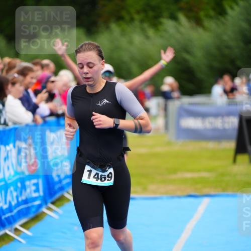 30.08.2026 - Elbe Triathlon Hamburg LAZAROV Photography http://msf.ph/oto/10065579 30.08.2026 12:14:37 Ziel 1469, 1502, 1678 meine-sportfotos.de