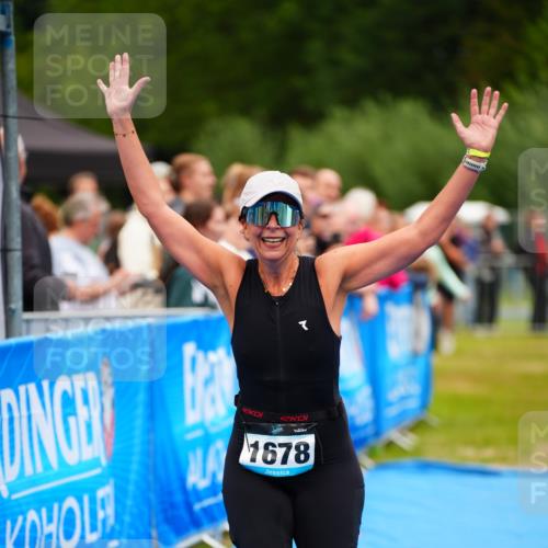 30.08.2026 - Elbe Triathlon Hamburg LAZAROV Photography http://msf.ph/oto/10065588 30.08.2026 12:14:39 Ziel 1469, 1485, 1502, 1678 meine-sportfotos.de
