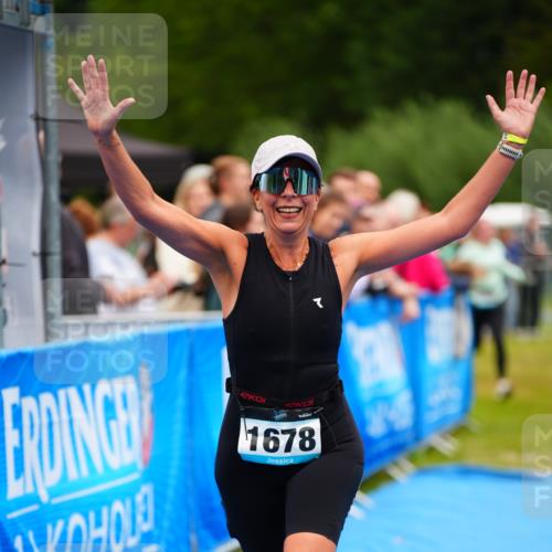 30.08.2026 - Elbe Triathlon Hamburg LAZAROV Photography http://msf.ph/oto/10065590 30.08.2026 12:14:39 Ziel 1469, 1485, 1502, 1678 meine-sportfotos.de