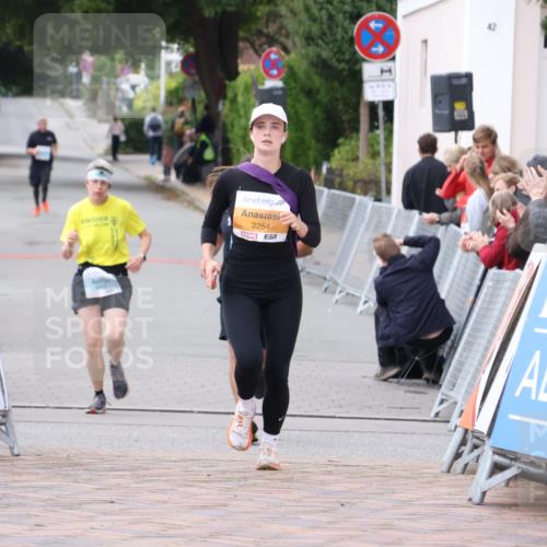 30.08.2026 - Blankeneser Heldenlauf Lena Gebhardt http://msf.ph/oto/10065596 30.08.2026 12:52:48 Ziel 2254, 4219 meine-sportfotos.de