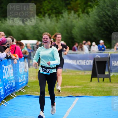 30.08.2026 - Elbe Triathlon Hamburg LAZAROV Photography http://msf.ph/oto/10065602 30.08.2026 12:14:44 Ziel 1485, 1502, 1629 meine-sportfotos.de