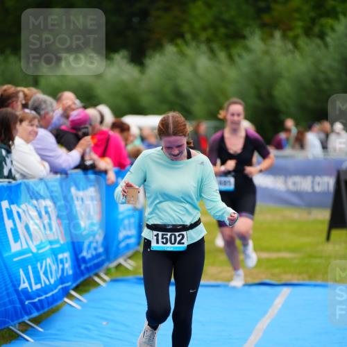 30.08.2026 - Elbe Triathlon Hamburg LAZAROV Photography http://msf.ph/oto/10065606 30.08.2026 12:14:44 Ziel 1485, 1502, 1629 meine-sportfotos.de