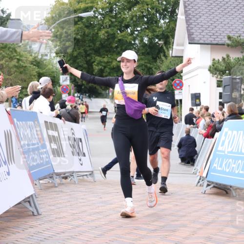 30.08.2026 - Blankeneser Heldenlauf Lena Gebhardt http://msf.ph/oto/10065612 30.08.2026 12:52:51 Ziel 2254, 4392, 4404 meine-sportfotos.de