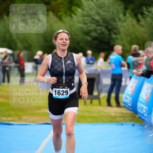 30.08.2026 - Elbe Triathlon Hamburg LAZAROV Photography http://msf.ph/oto/10065626 30.08.2026 12:14:48 Ziel 1485, 1502, 1629 meine-sportfotos.de