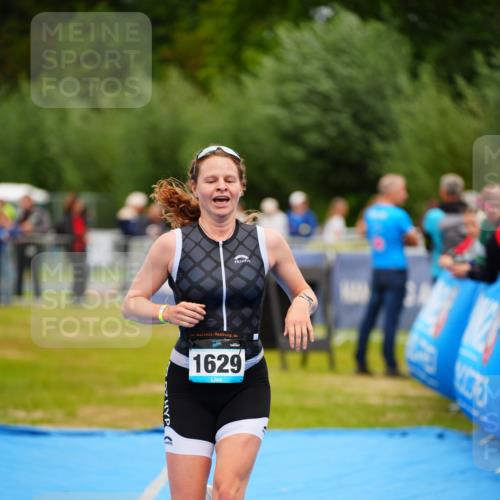 30.08.2026 - Elbe Triathlon Hamburg LAZAROV Photography http://msf.ph/oto/10065628 30.08.2026 12:14:49 Ziel 1485, 1502, 1629 meine-sportfotos.de