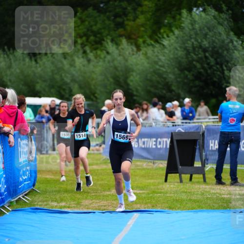 30.08.2026 - Elbe Triathlon Hamburg LAZAROV Photography http://msf.ph/oto/10065633 30.08.2026 12:15:05 Ziel 1514, 1535, 1569 meine-sportfotos.de