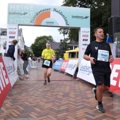 30.08.2026 - Blankeneser Heldenlauf Lena Gebhardt http://msf.ph/oto/10065636 30.08.2026 12:52:55 Ziel 2254, 4392, 4404 meine-sportfotos.de