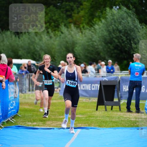 30.08.2026 - Elbe Triathlon Hamburg LAZAROV Photography http://msf.ph/oto/10065637 30.08.2026 12:15:06 Ziel 1514, 1535, 1569 meine-sportfotos.de