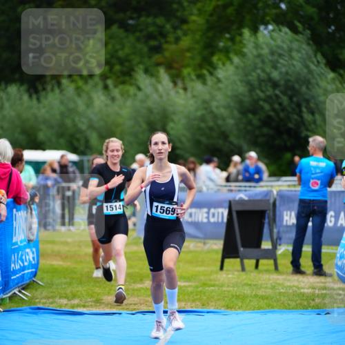 30.08.2026 - Elbe Triathlon Hamburg LAZAROV Photography http://msf.ph/oto/10065640 30.08.2026 12:15:06 Ziel 1514, 1535, 1569 meine-sportfotos.de