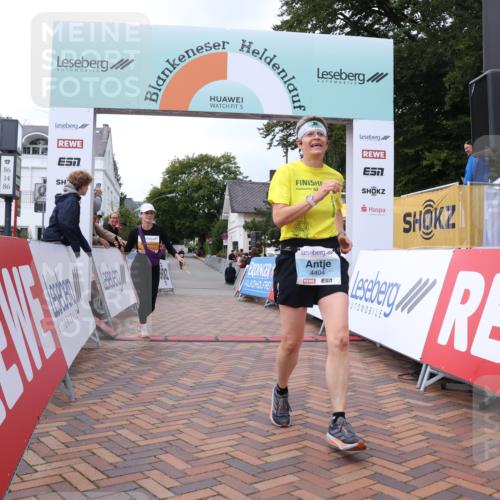 30.08.2026 - Blankeneser Heldenlauf Lena Gebhardt http://msf.ph/oto/10065642 30.08.2026 12:52:56 Ziel 2254, 4392, 4404 meine-sportfotos.de