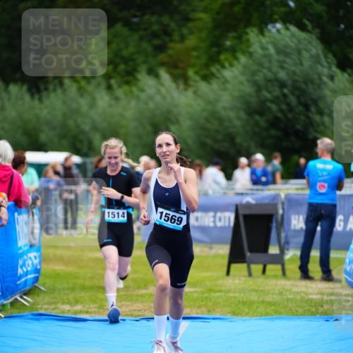 30.08.2026 - Elbe Triathlon Hamburg LAZAROV Photography http://msf.ph/oto/10065643 30.08.2026 12:15:07 Ziel 1512, 1514, 1535, 1569 meine-sportfotos.de