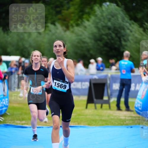 30.08.2026 - Elbe Triathlon Hamburg LAZAROV Photography http://msf.ph/oto/10065648 30.08.2026 12:15:07 Ziel 1512, 1514, 1535, 1569 meine-sportfotos.de