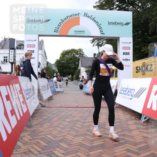 30.08.2026 - Blankeneser Heldenlauf Lena Gebhardt http://msf.ph/oto/10065656 30.08.2026 12:52:59 Ziel 2254, 4392, 4404 meine-sportfotos.de