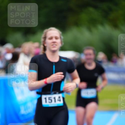 30.08.2026 - Elbe Triathlon Hamburg LAZAROV Photography http://msf.ph/oto/10065662 30.08.2026 12:15:10 Ziel 1512, 1514, 1535, 1569 meine-sportfotos.de