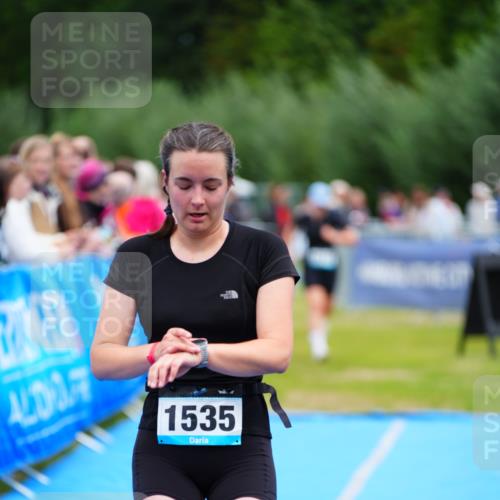 30.08.2026 - Elbe Triathlon Hamburg LAZAROV Photography http://msf.ph/oto/10065668 30.08.2026 12:15:11 Ziel 1512, 1514, 1535, 1569 meine-sportfotos.de