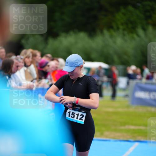 30.08.2026 - Elbe Triathlon Hamburg LAZAROV Photography http://msf.ph/oto/10065674 30.08.2026 12:15:16 Ziel 1512 meine-sportfotos.de