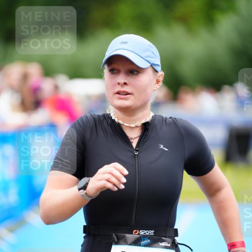 30.08.2026 - Elbe Triathlon Hamburg LAZAROV Photography http://msf.ph/oto/10065684 30.08.2026 12:15:18 Ziel 1512 meine-sportfotos.de