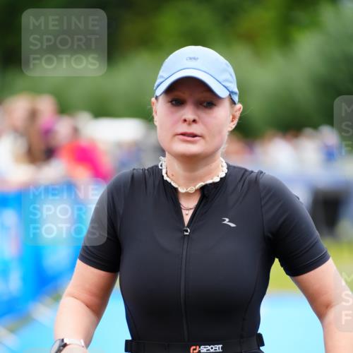 30.08.2026 - Elbe Triathlon Hamburg LAZAROV Photography http://msf.ph/oto/10065685 30.08.2026 12:15:18 Ziel 1512 meine-sportfotos.de