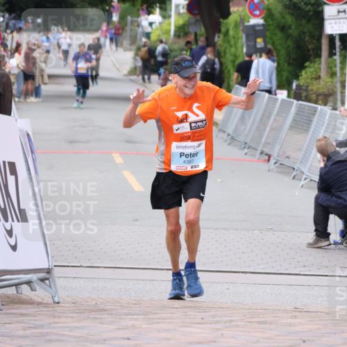 30.08.2026 - Blankeneser Heldenlauf Lena Gebhardt http://msf.ph/oto/10065689 30.08.2026 12:54:10 Ziel  meine-sportfotos.de