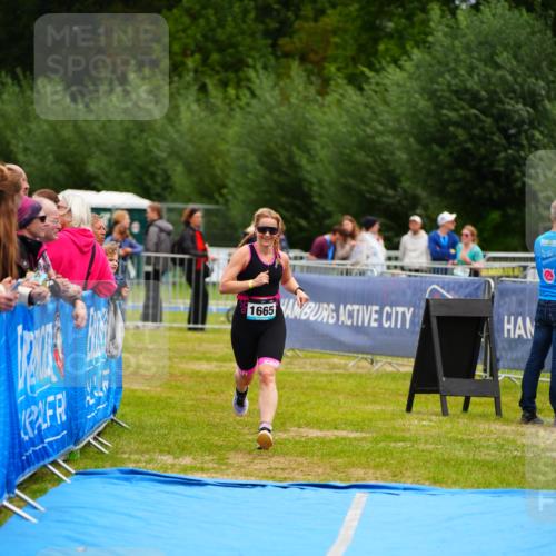 30.08.2026 - Elbe Triathlon Hamburg LAZAROV Photography http://msf.ph/oto/10065691 30.08.2026 12:15:24 Ziel 1665 meine-sportfotos.de