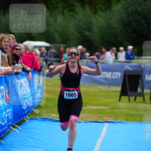30.08.2026 - Elbe Triathlon Hamburg LAZAROV Photography http://msf.ph/oto/10065697 30.08.2026 12:15:26 Ziel 1665 meine-sportfotos.de