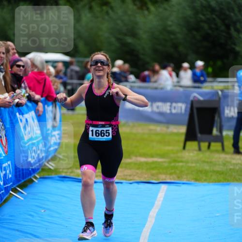 30.08.2026 - Elbe Triathlon Hamburg LAZAROV Photography http://msf.ph/oto/10065698 30.08.2026 12:15:26 Ziel 1665 meine-sportfotos.de