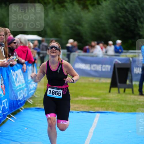 30.08.2026 - Elbe Triathlon Hamburg LAZAROV Photography http://msf.ph/oto/10065699 30.08.2026 12:15:26 Ziel 1665 meine-sportfotos.de