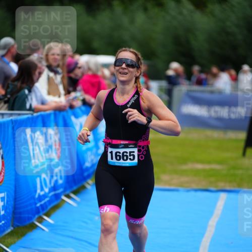 30.08.2026 - Elbe Triathlon Hamburg LAZAROV Photography http://msf.ph/oto/10065703 30.08.2026 12:15:27 Ziel 1665 meine-sportfotos.de