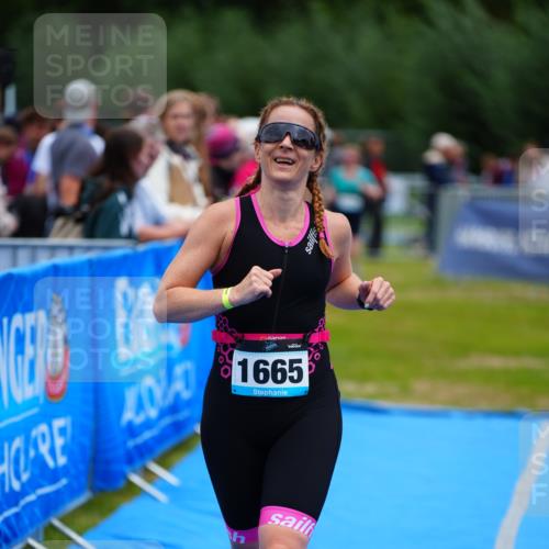 30.08.2026 - Elbe Triathlon Hamburg LAZAROV Photography http://msf.ph/oto/10065706 30.08.2026 12:15:27 Ziel 1665 meine-sportfotos.de