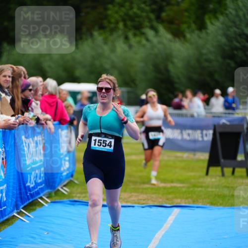 30.08.2026 - Elbe Triathlon Hamburg LAZAROV Photography http://msf.ph/oto/10065718 30.08.2026 12:15:36 Ziel 1498, 1554 meine-sportfotos.de