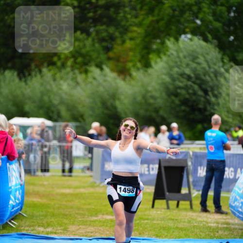 30.08.2026 - Elbe Triathlon Hamburg LAZAROV Photography http://msf.ph/oto/10065738 30.08.2026 12:15:39 Ziel 1498, 1554 meine-sportfotos.de