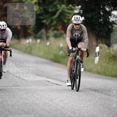 30.08.2026 - Elbe Triathlon Hamburg Michael Burmester http://msf.ph/oto/10065741 30.08.2026 09:01:08 Radfahren 215, 317 meine-sportfotos.de