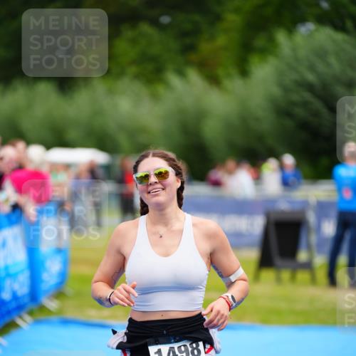 30.08.2026 - Elbe Triathlon Hamburg LAZAROV Photography http://msf.ph/oto/10065783 30.08.2026 12:15:42 Ziel 1498 meine-sportfotos.de