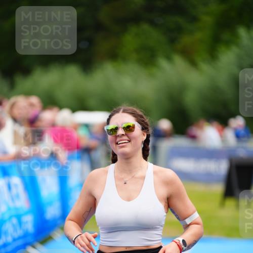30.08.2026 - Elbe Triathlon Hamburg LAZAROV Photography http://msf.ph/oto/10065796 30.08.2026 12:15:42 Ziel 1498 meine-sportfotos.de