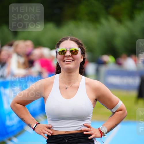 30.08.2026 - Elbe Triathlon Hamburg LAZAROV Photography http://msf.ph/oto/10065813 30.08.2026 12:15:43 Ziel 1498 meine-sportfotos.de