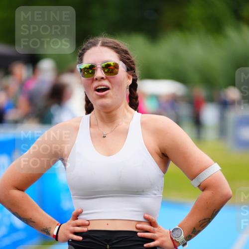 30.08.2026 - Elbe Triathlon Hamburg LAZAROV Photography http://msf.ph/oto/10065826 30.08.2026 12:15:44 Ziel 1498 meine-sportfotos.de