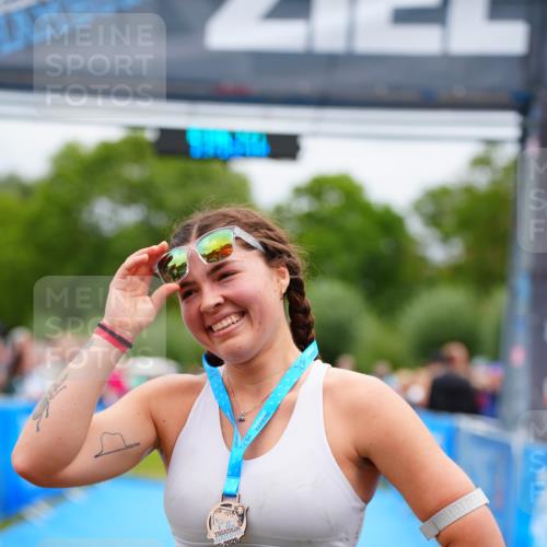 30.08.2026 - Elbe Triathlon Hamburg LAZAROV Photography http://msf.ph/oto/10065840 30.08.2026 12:15:50 Ziel  meine-sportfotos.de