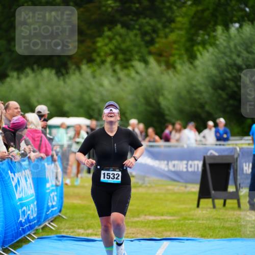 30.08.2026 - Elbe Triathlon Hamburg LAZAROV Photography http://msf.ph/oto/10065868 30.08.2026 12:16:07 Ziel 1465, 1532, 1702 meine-sportfotos.de