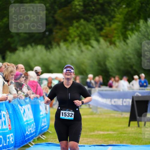 30.08.2026 - Elbe Triathlon Hamburg LAZAROV Photography http://msf.ph/oto/10065875 30.08.2026 12:16:08 Ziel 1465, 1532, 1702 meine-sportfotos.de