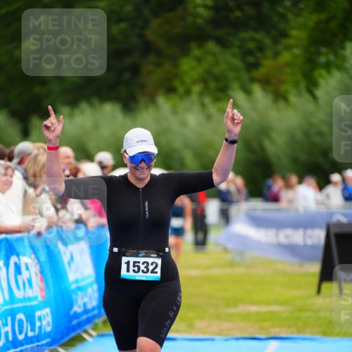 30.08.2026 - Elbe Triathlon Hamburg LAZAROV Photography http://msf.ph/oto/10065881 30.08.2026 12:16:09 Ziel 1465, 1532, 1702 meine-sportfotos.de