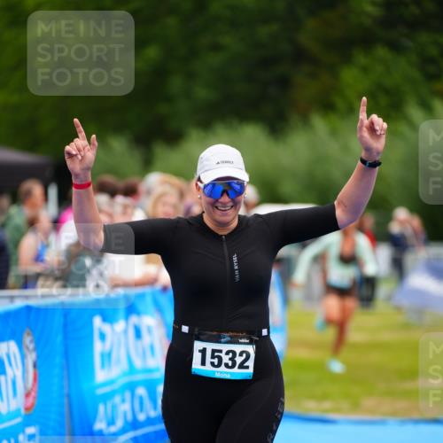 30.08.2026 - Elbe Triathlon Hamburg LAZAROV Photography http://msf.ph/oto/10065896 30.08.2026 12:16:10 Ziel 1465, 1532, 1702 meine-sportfotos.de