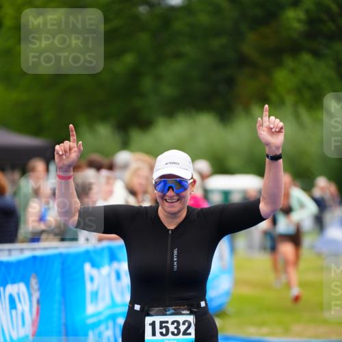 30.08.2026 - Elbe Triathlon Hamburg LAZAROV Photography http://msf.ph/oto/10065898 30.08.2026 12:16:10 Ziel 1465, 1532, 1702 meine-sportfotos.de