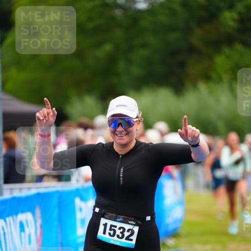30.08.2026 - Elbe Triathlon Hamburg LAZAROV Photography http://msf.ph/oto/10065902 30.08.2026 12:16:10 Ziel 1465, 1532, 1702 meine-sportfotos.de